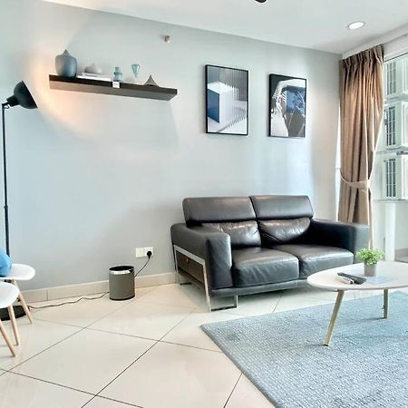 Mansion One Suites - Seaview Modern 2 Bedroom Suites Джордж Таун Екстериор снимка