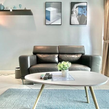 Mansion One Suites - Seaview Modern 2 Bedroom Suites Джордж Таун Екстериор снимка